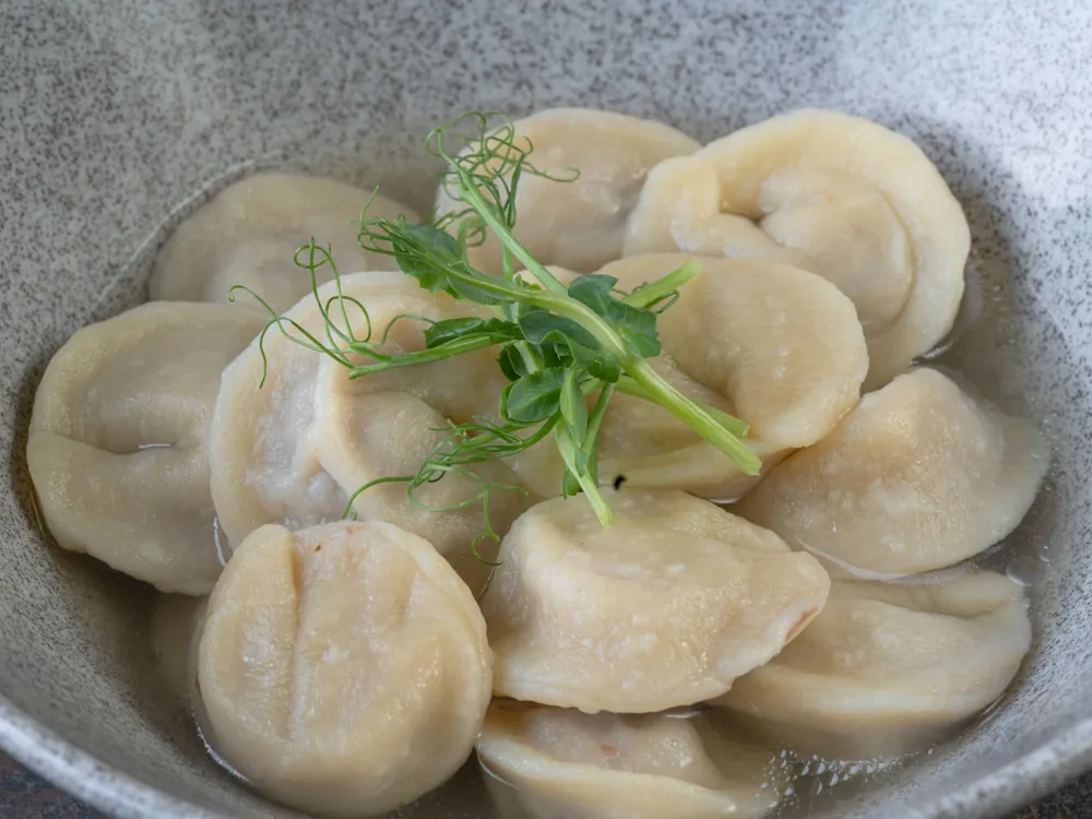 Пельмени с бульоном