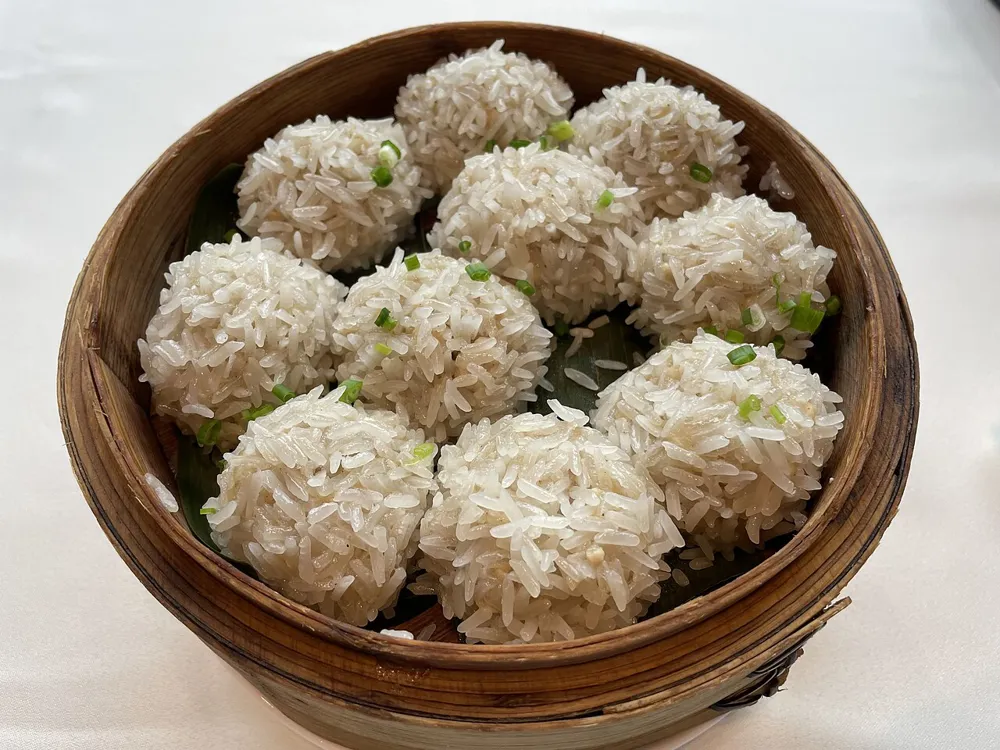 Ежик мясной с соусом