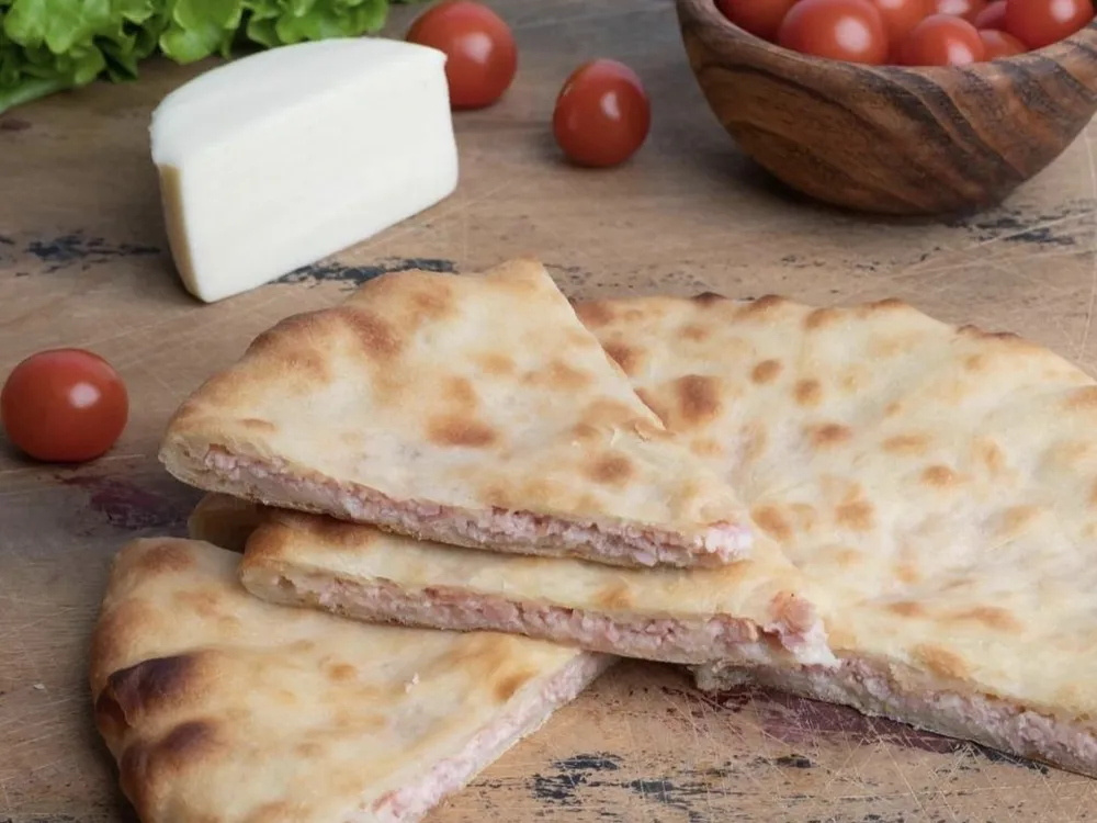 Сыр и зелень